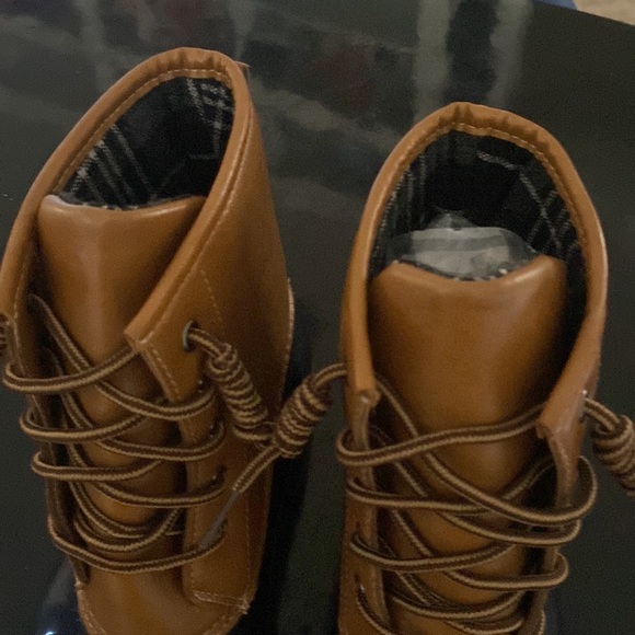 NEW DUCK BOOTS SZ 8 VEGAN LEATHER AND RUBBER SOLES W/ PLAID FLANNEL LINING - Picture 6 of 8